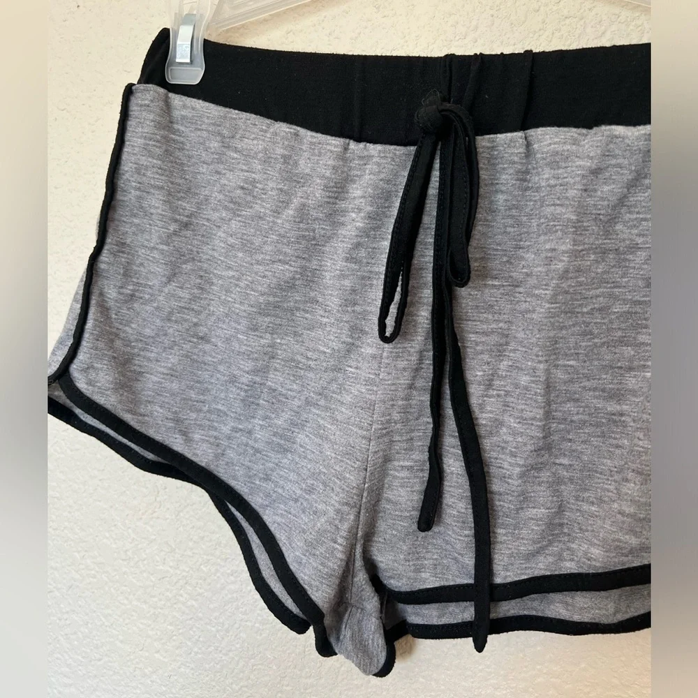 Zaful | Gray and Black Crop Tank Shorts Set - Picture 9 of 10